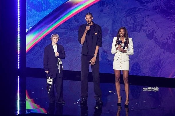 新寵！NBA新轉(zhuǎn)播商NBC將為文班拍紀錄片 目標將其塑造為文化偶像