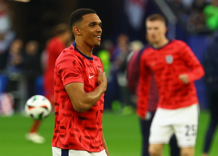 世界報(bào)：阿諾德將鎖定世俱杯主力位置，皇馬接下來(lái)全力追A費(fèi)