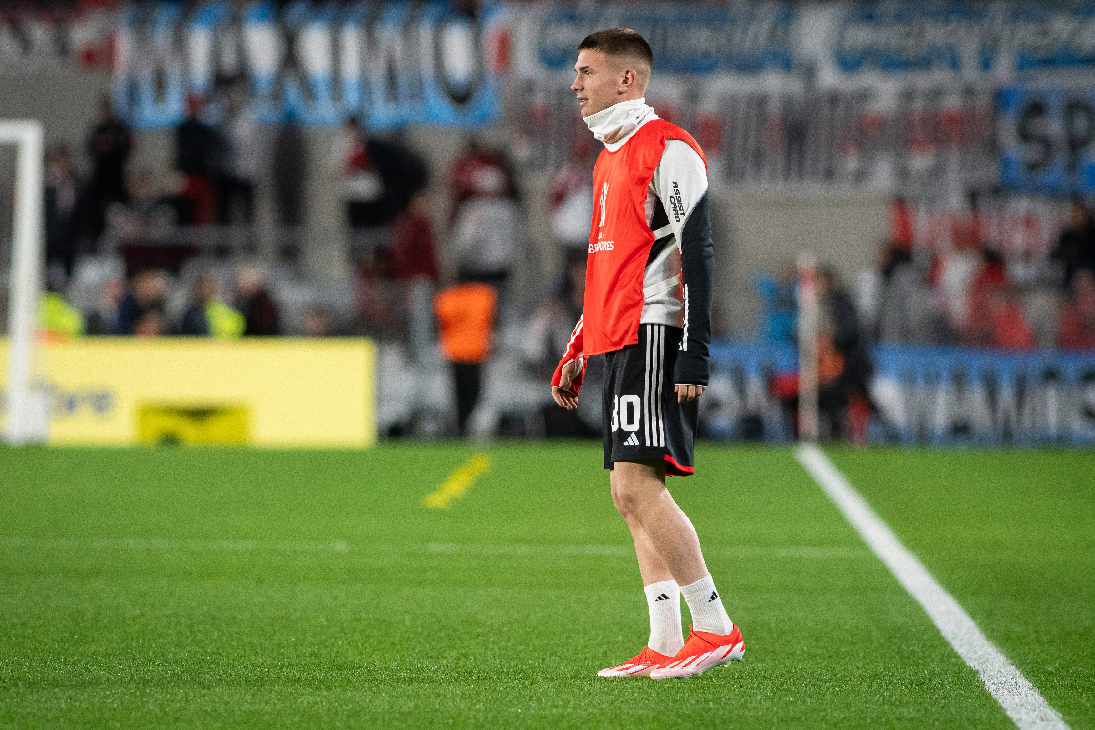 羅馬諾：巴黎進(jìn)行河床中場(chǎng)馬斯坦托諾的轉(zhuǎn)會(huì)談判，但尚未達(dá)成協(xié)議