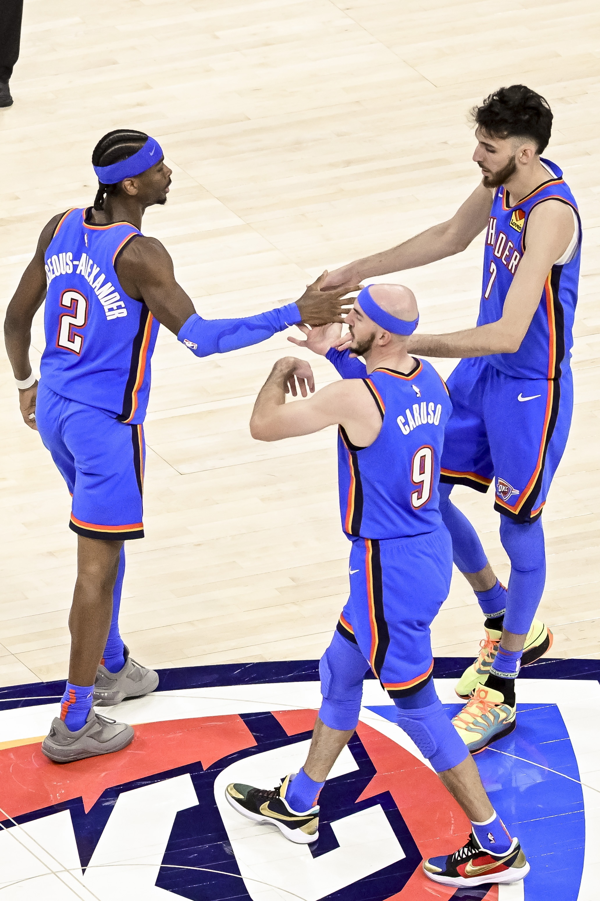 恐怖！雷霆季后賽主場8-1&場均凈勝27.9分 唯一輸?shù)氖潜桓甑墙^殺