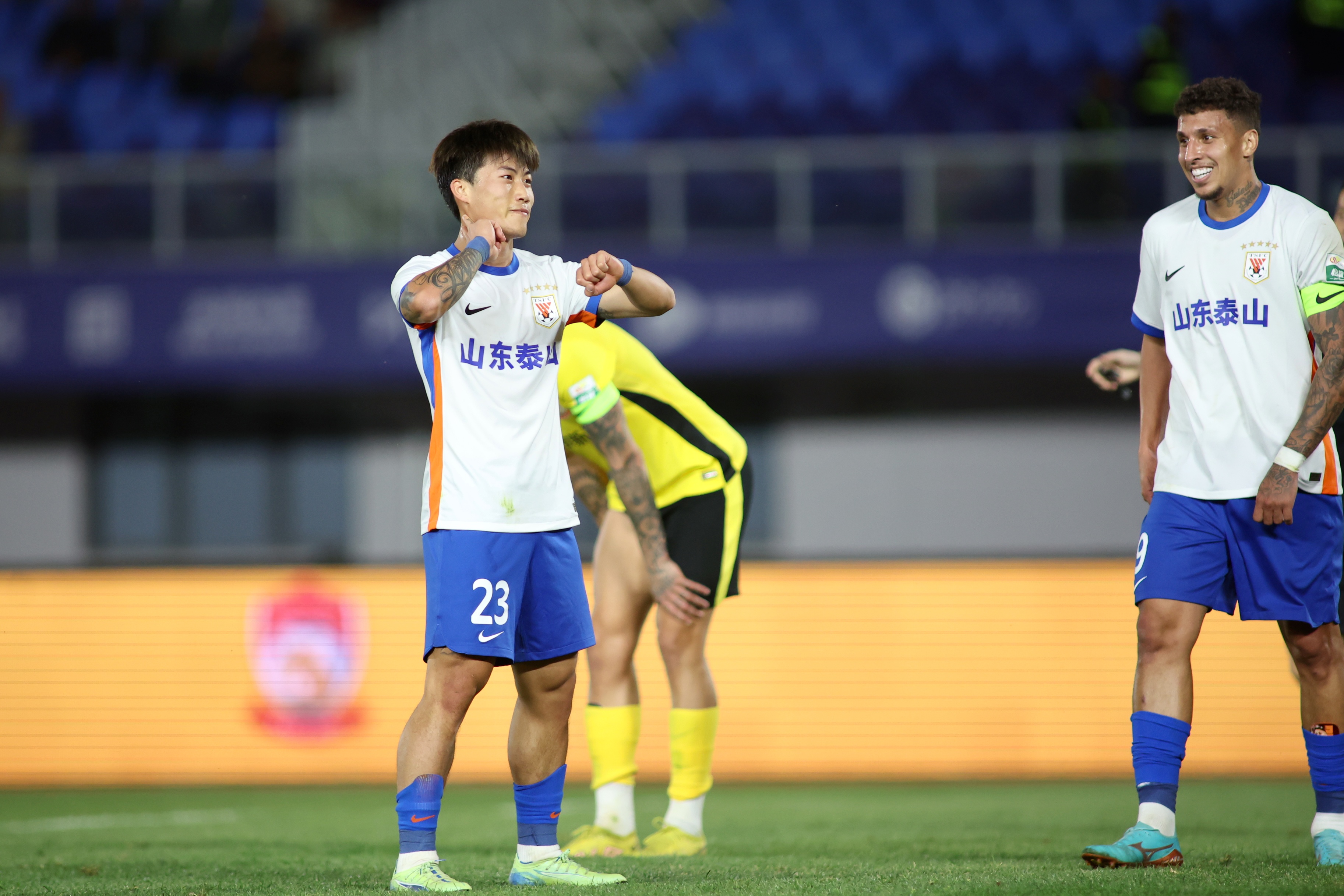 媒體人：謝文能留洋可以找費萊尼牽線從比利時踢起，歐塞爾太難了