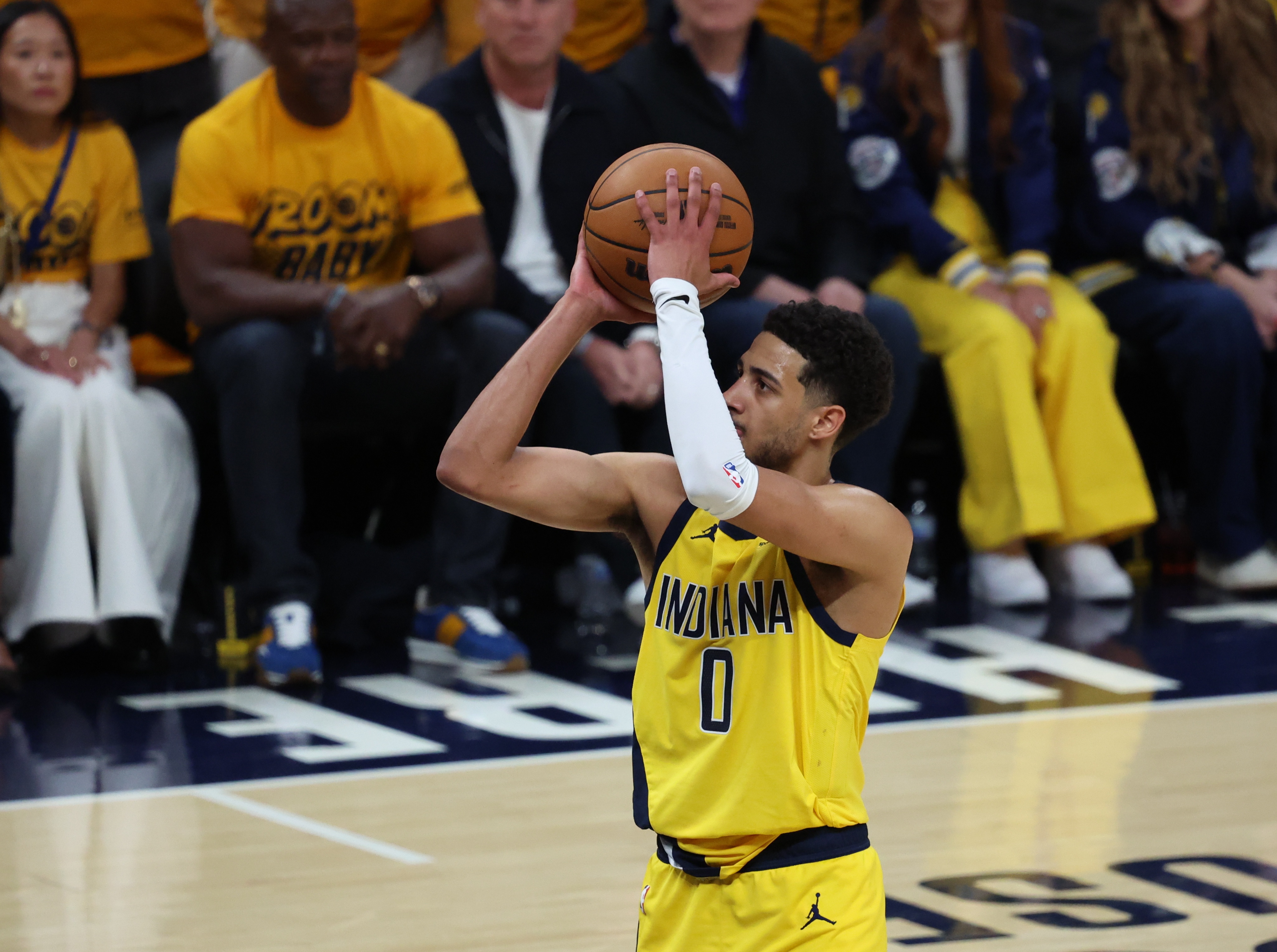 小莫：哈利生涯軌跡很像保羅 繼續(xù)保持的話會(huì)成歷史最佳控衛(wèi)之一