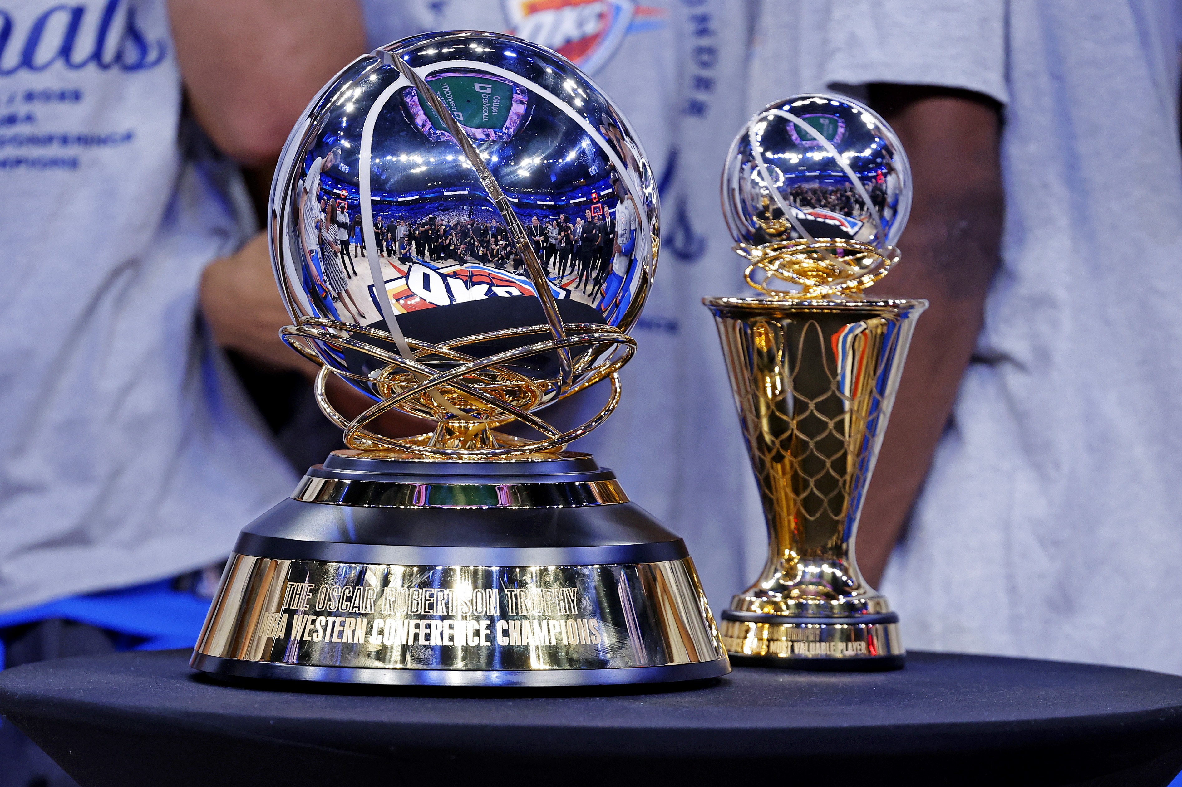 火星撞地球??你看好誰 美媒提問：15-16雷霆VS24-25雷霆誰獲勝