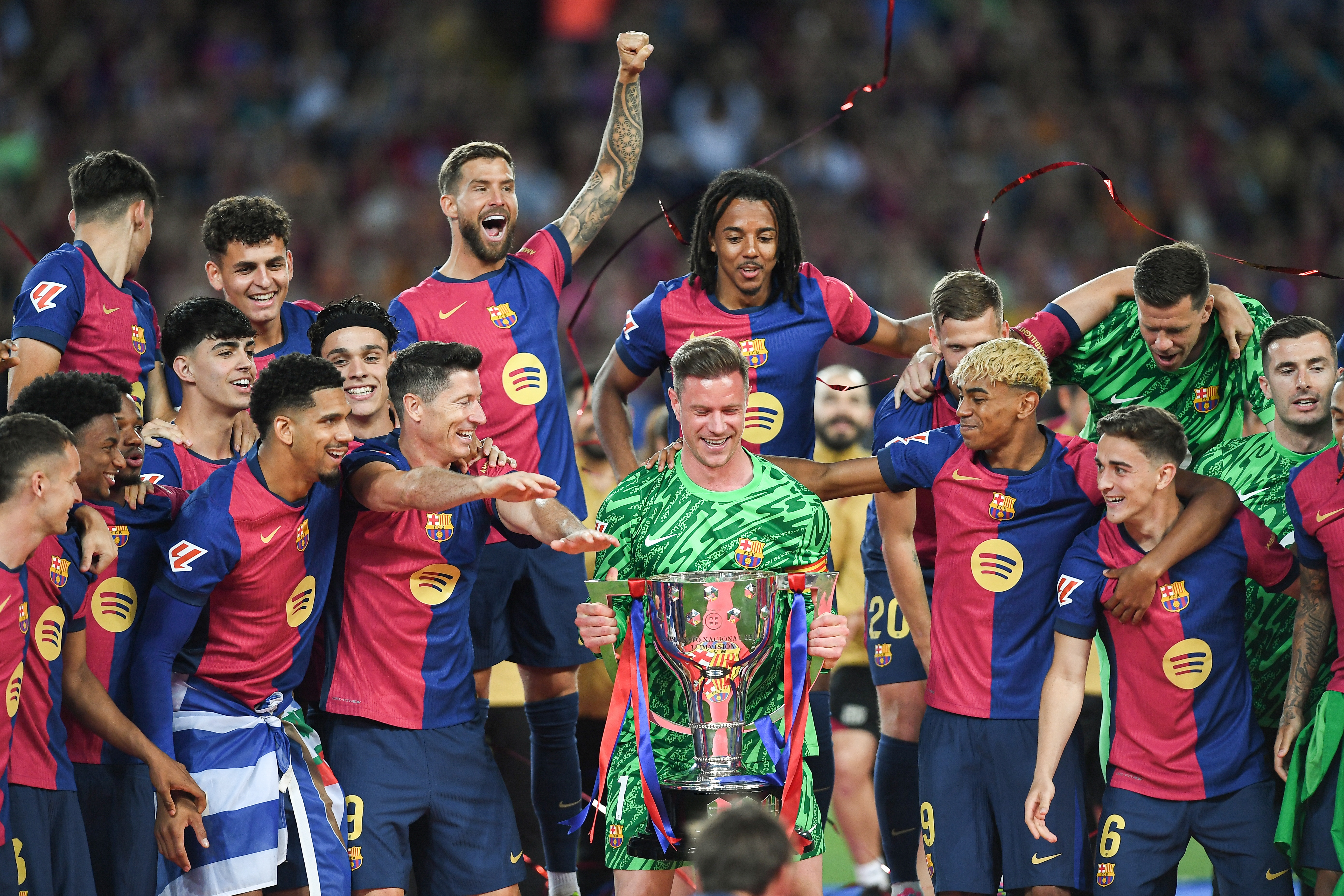 記者：特獅潛在去向之一是沙特，但吉達聯(lián)合簽他的可能幾乎不存在