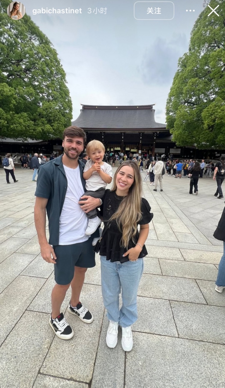 澤卡妻子更新社媒，曬出休賽期一家人在日本明治神宮游覽照