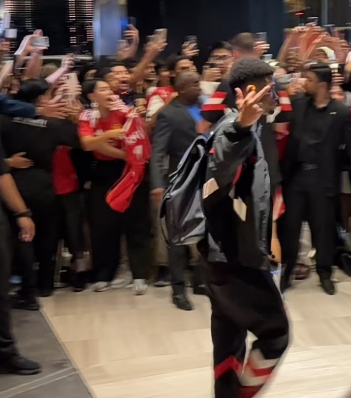 曼聯(lián)亞洲行風(fēng)波！貝克漢姆：我們那支曼聯(lián)很注重禮節(jié) 都尊重球迷