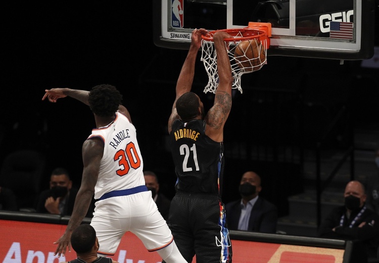 蘭德爾：阿爾德里奇比我想象中更難防 他知道怎么得分&造犯規(guī)