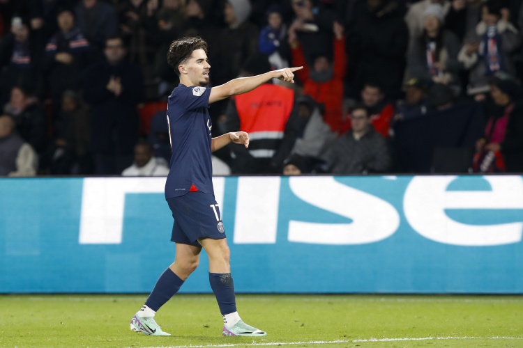 單賽季歐冠準(zhǔn)確傳球次數(shù)榜：維蒂尼亞次席，距哈維紀(jì)錄只差5次