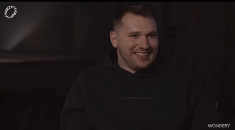 東契奇：我出生于99年還算是90后 我小時候沒有籃球技巧教練??