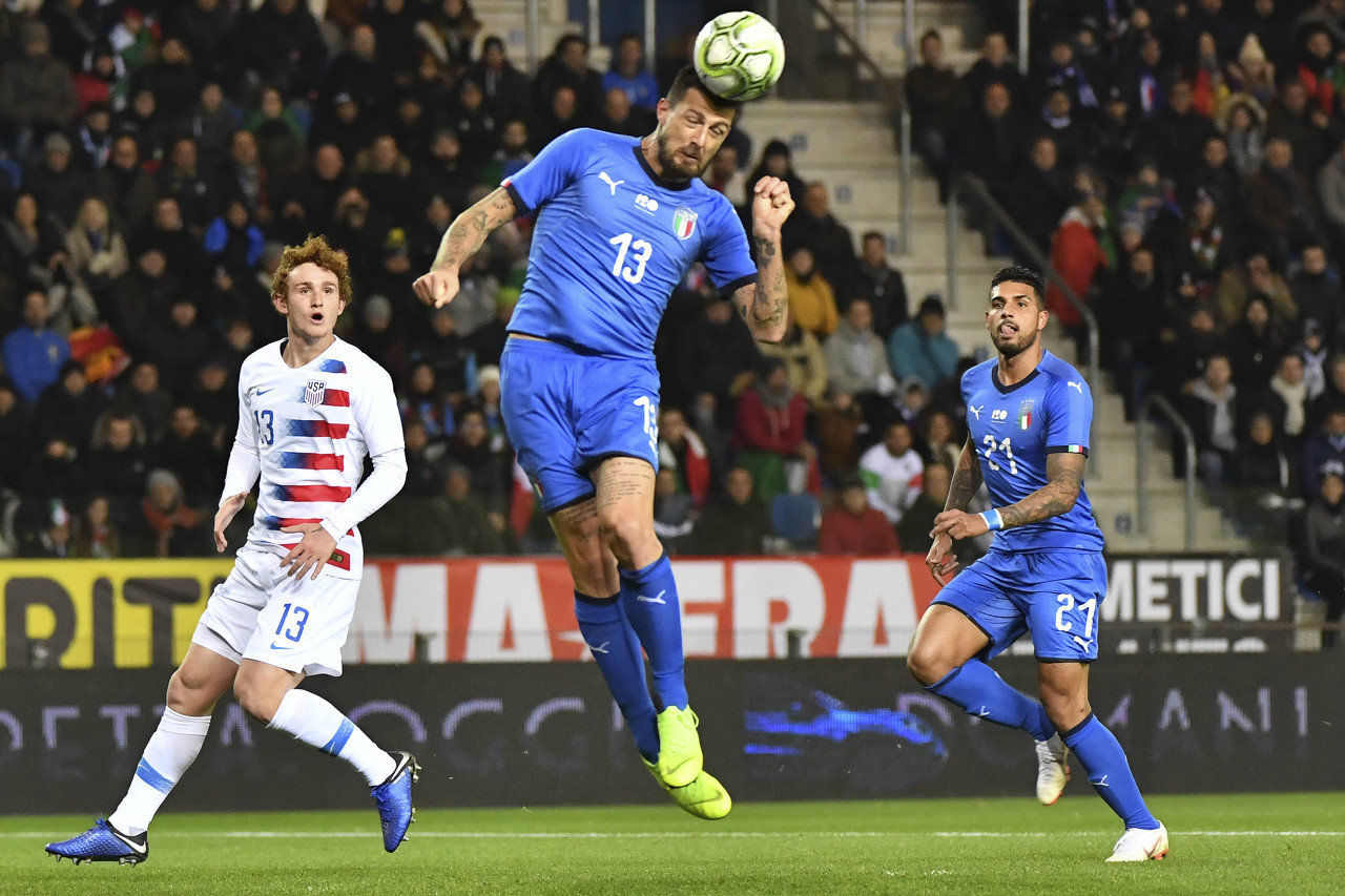 真相？阿切爾比曾因涉嫌歧視無(wú)緣歐洲杯，斯帕萊蒂還質(zhì)疑他年齡大