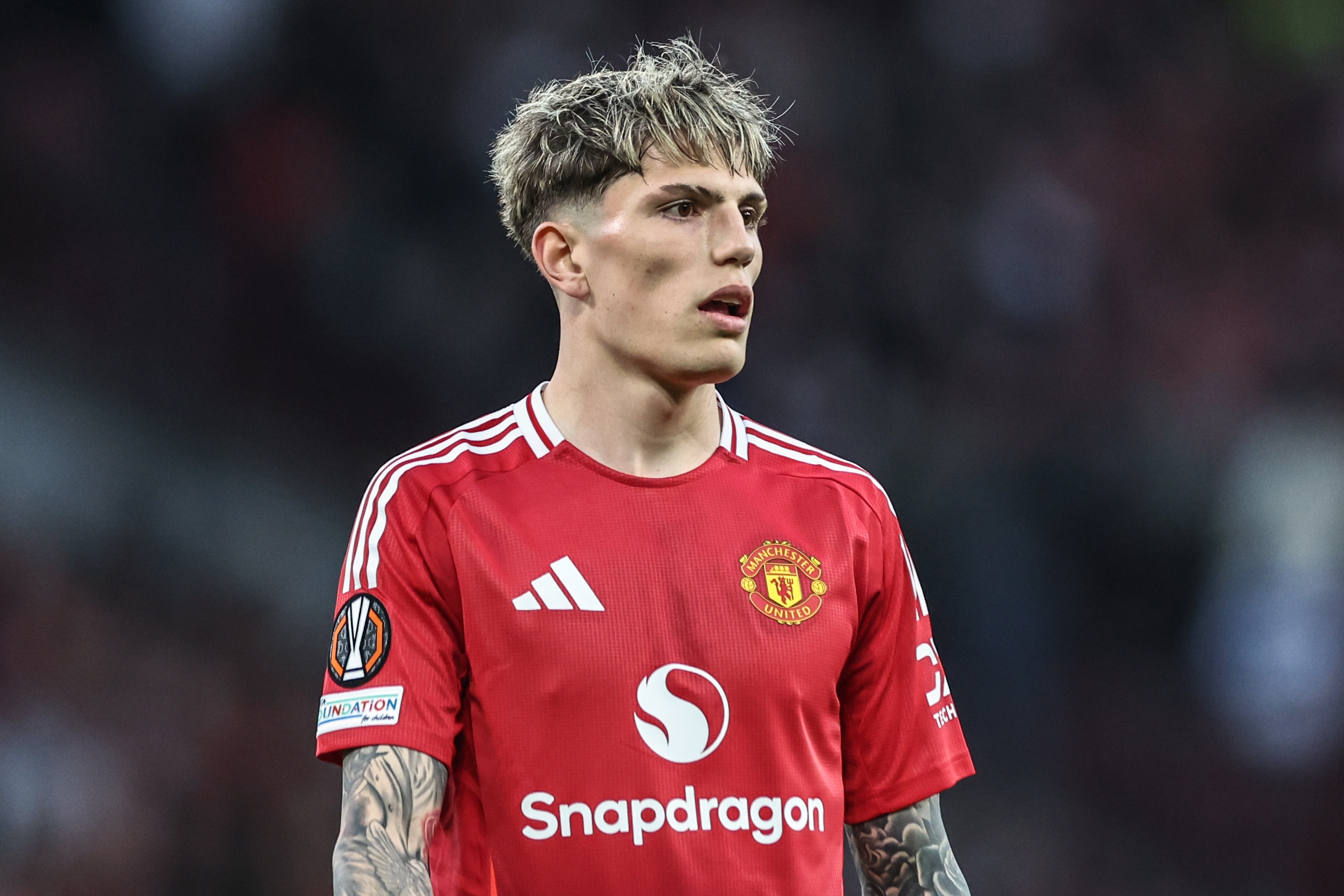 衛(wèi)報：切爾西目標引進一名右腳邊鋒，在關(guān)注加納喬&身價4000萬鎊