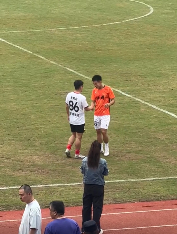 江蘇省足協(xié)副主席：南京蘇州對(duì)抗賽促成創(chuàng)辦蘇超 沒(méi)料到會(huì)這么火