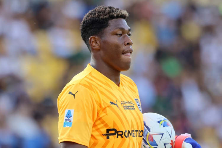 記者：那不勒斯續(xù)約梅雷特只待官宣，但仍在關(guān)注凱帕和鈴木彩艷