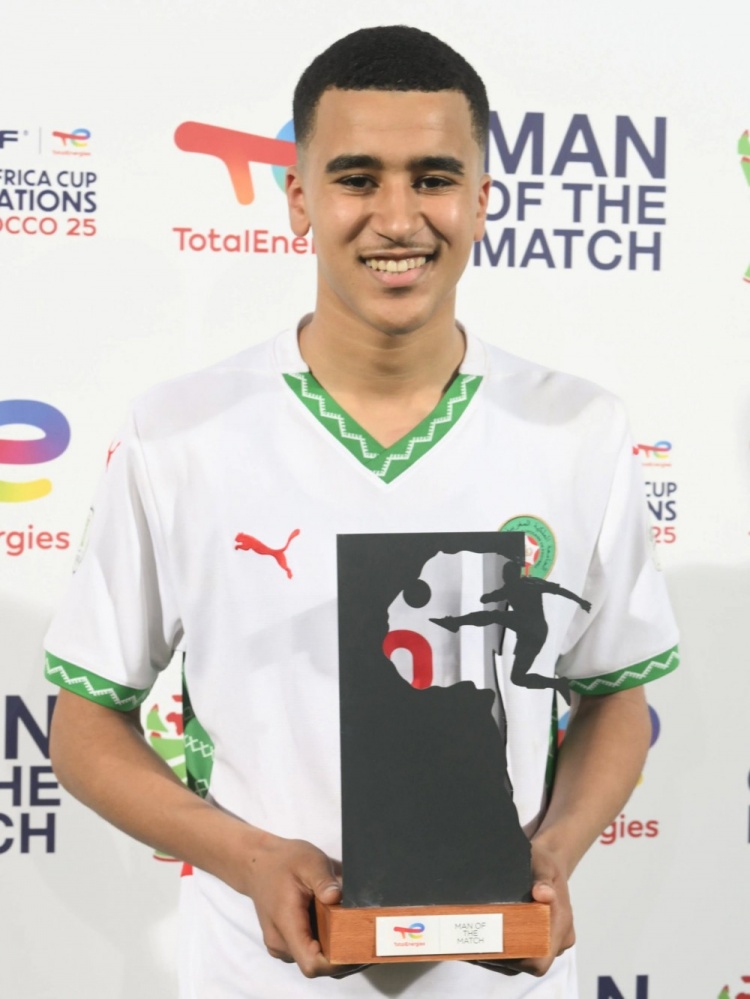 阿斯：皇馬關注阿賈克斯小將烏扎內(nèi)，但面臨巴薩、巴黎等隊競爭