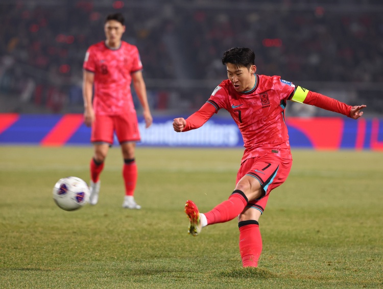 洪明甫談孫興慜：不會勉強(qiáng)他出戰(zhàn)，會和他好好商量比賽事宜