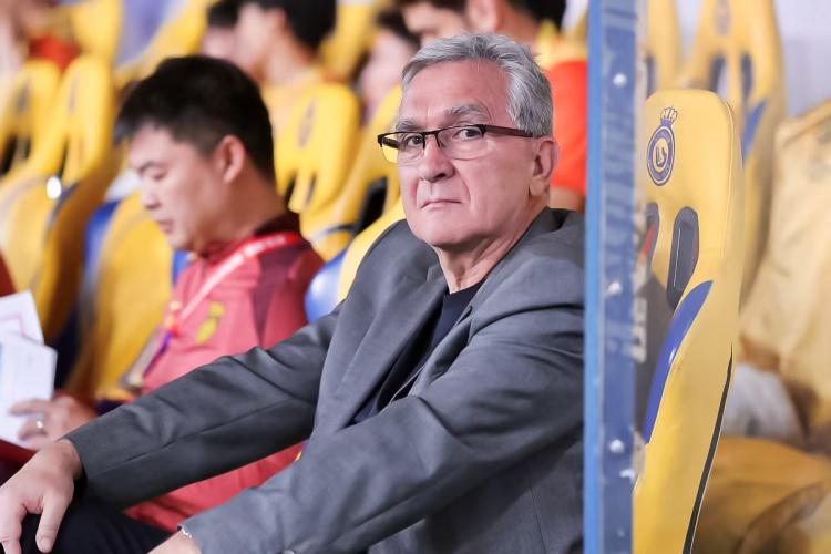 伊萬笑對印尼媒體：我有10個前鋒可用 一直很樂觀