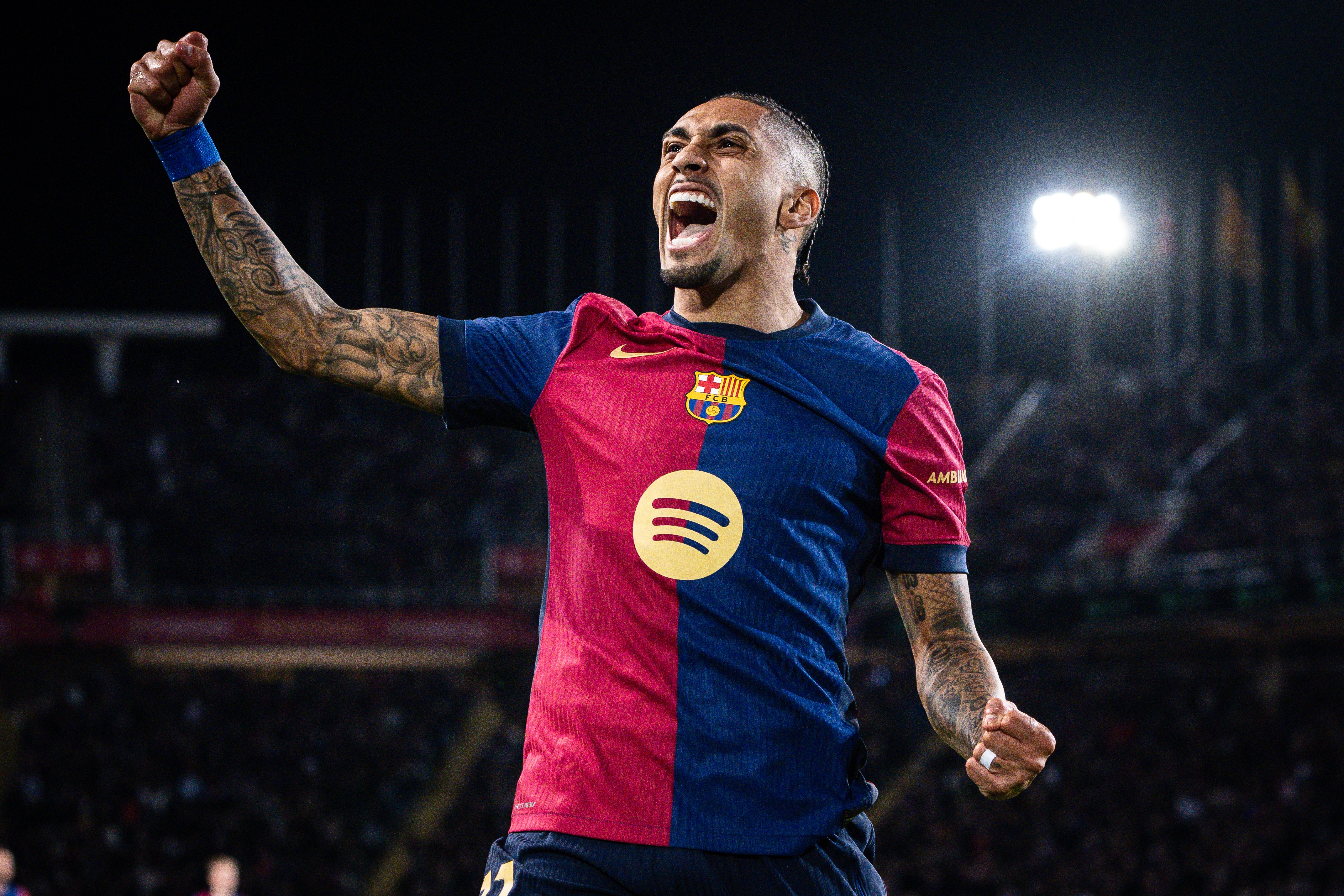 24-25賽季，拉菲尼亞和薩拉赫是五大聯(lián)賽僅有的進球助攻均20+球員