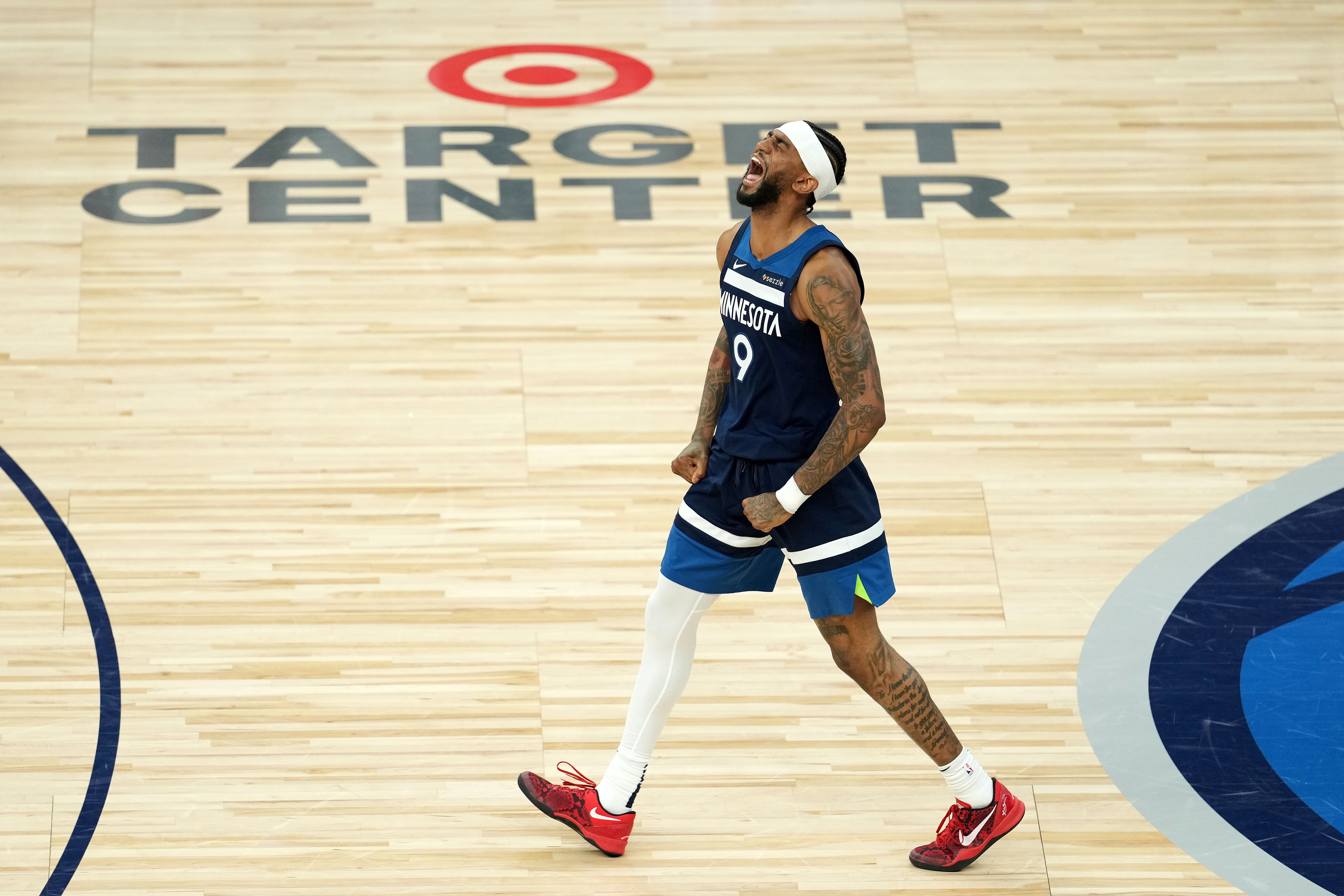 蒂格：魔術(shù)需要一個(gè)能得分的替補(bǔ)后衛(wèi) 沃克和克拉克森都適合