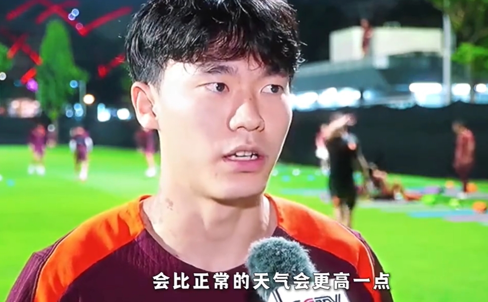 胡荷韜談?dòng)∧崽鞖猓核嘘?duì)員都把空調(diào)關(guān)了，身體提前感受比賽溫度