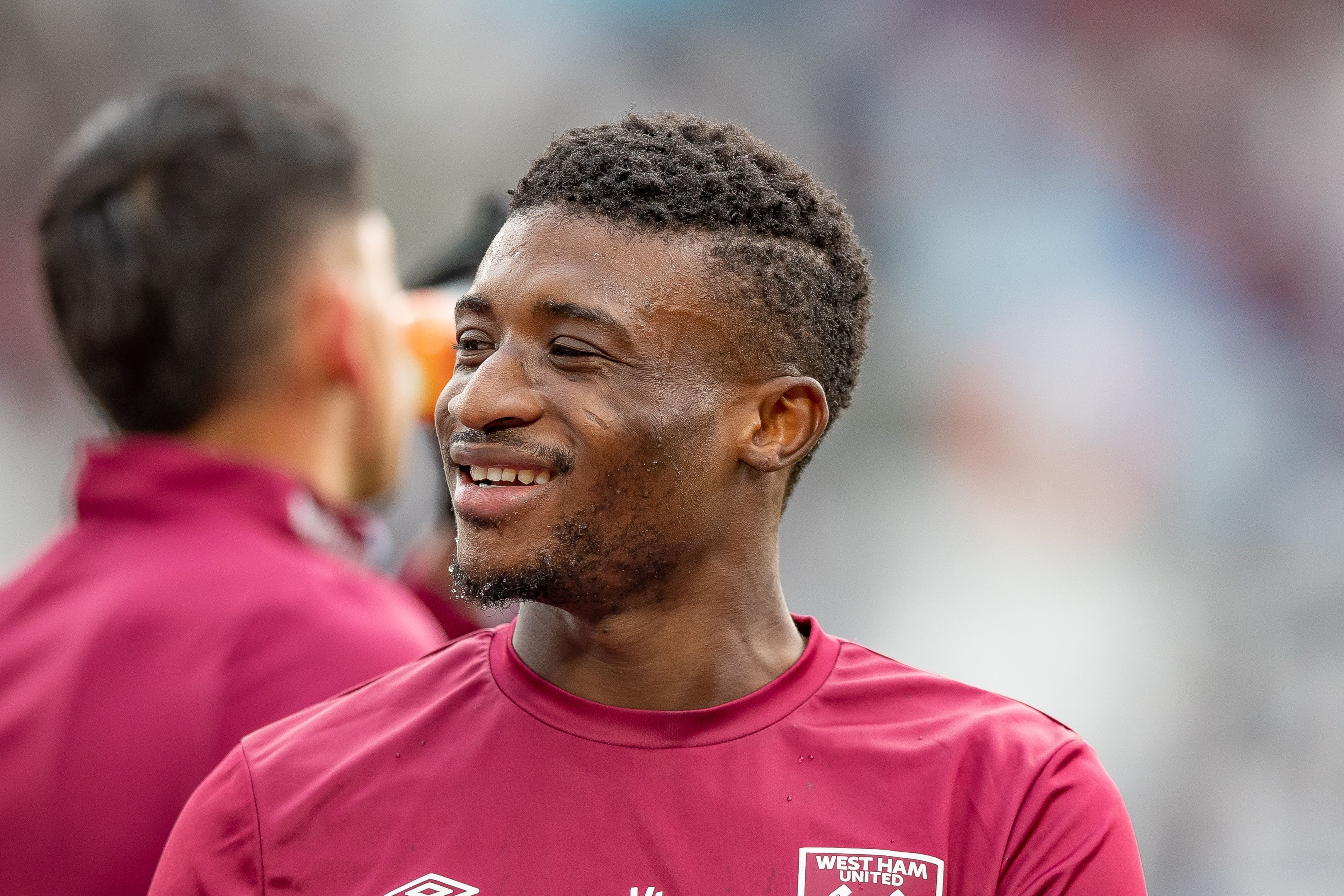 talkSPORT：切爾西以球員+現(xiàn)金方式報(bào)價(jià)庫(kù)杜斯，被西漢姆拒絕