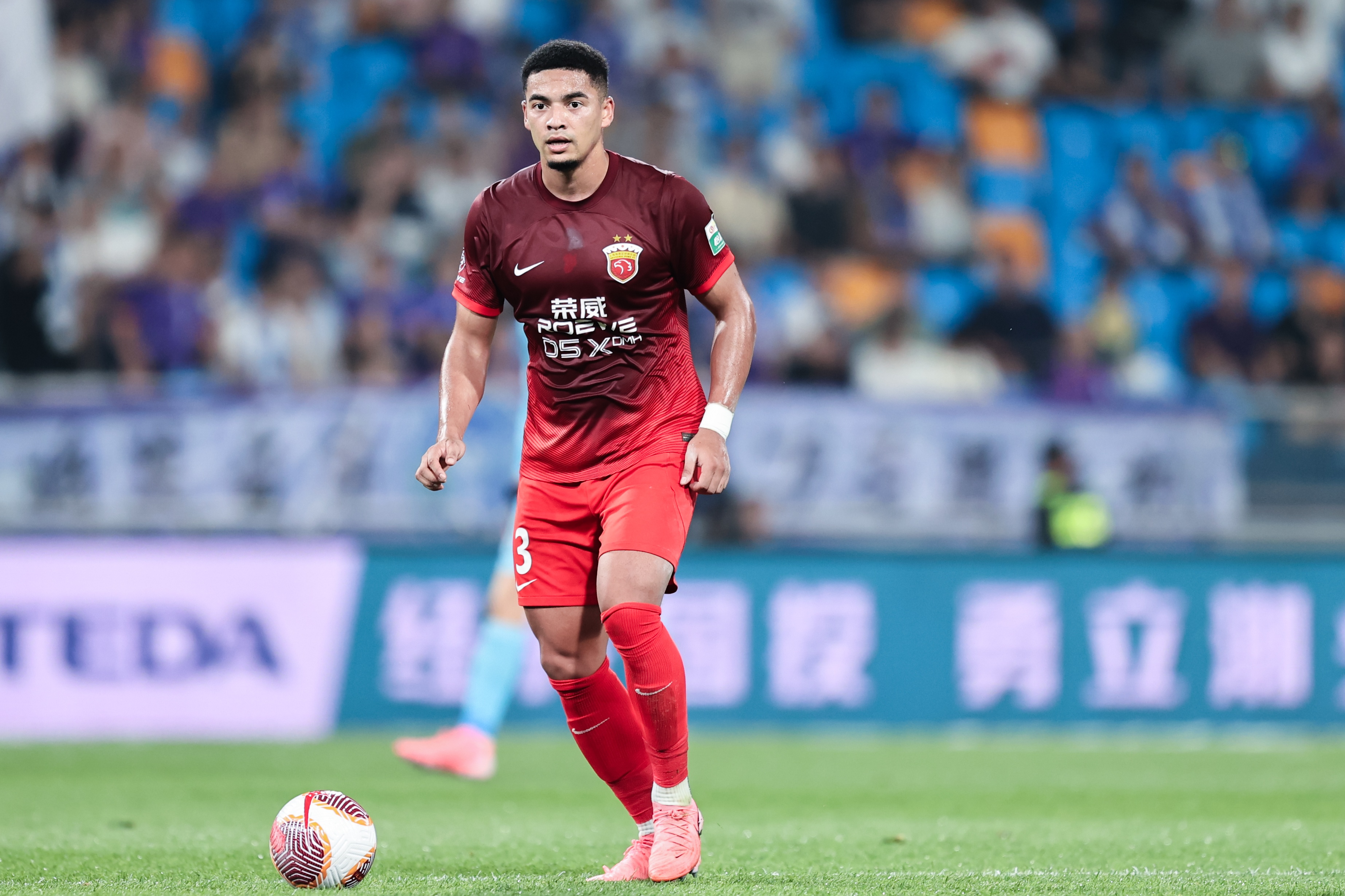 潘偉力：蔣光太跟隊對球隊是心理支撐，但他可能達不到首發(fā)要求