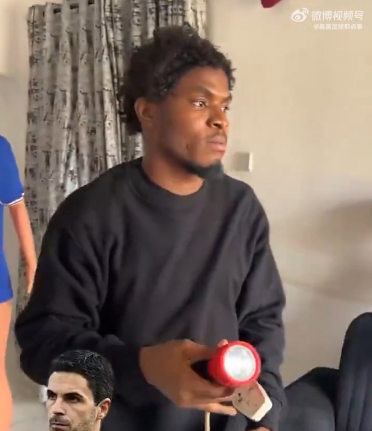 國外博主模仿教練名場面，塔子哥那段抓住精髓了????