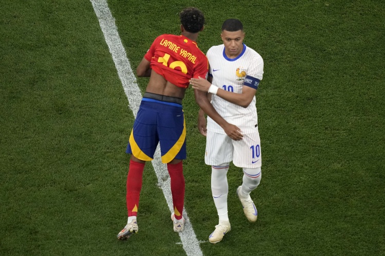 上次已是65年前！法國隊歷史第4次在單場進球超過3球的情況下輸球