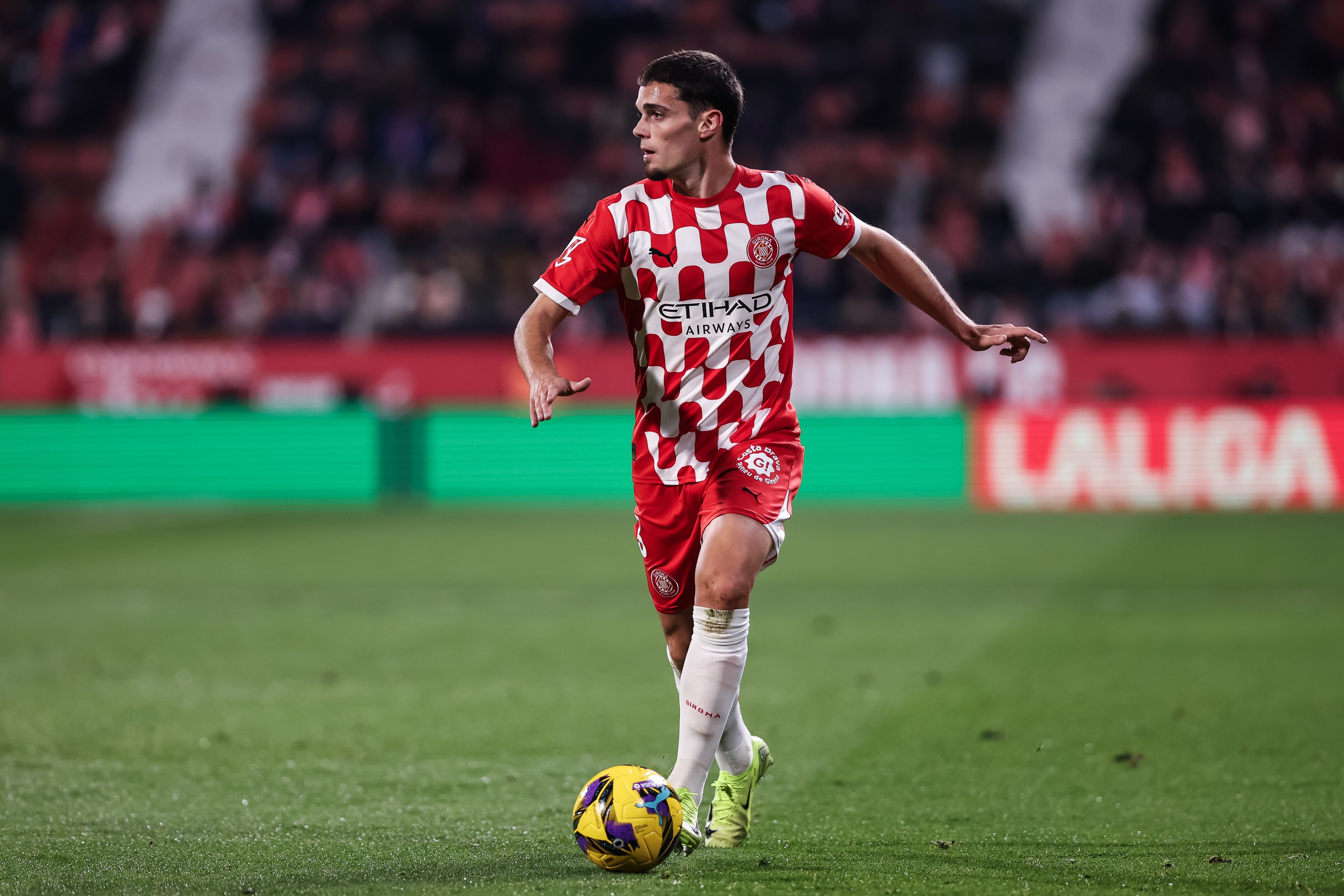 迪馬：尤文對赫羅納后衛(wèi)古鐵雷斯感興趣，那不勒斯也有意該球員