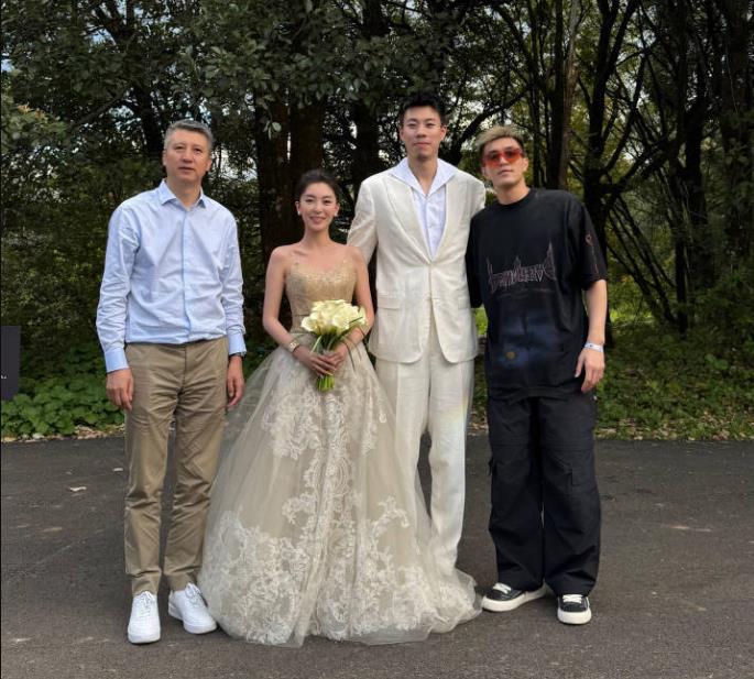 乖乖去現(xiàn)場(chǎng)隨大紅包??郭艾倫曾放話：不去張鎮(zhèn)麟婚禮 隨禮100元