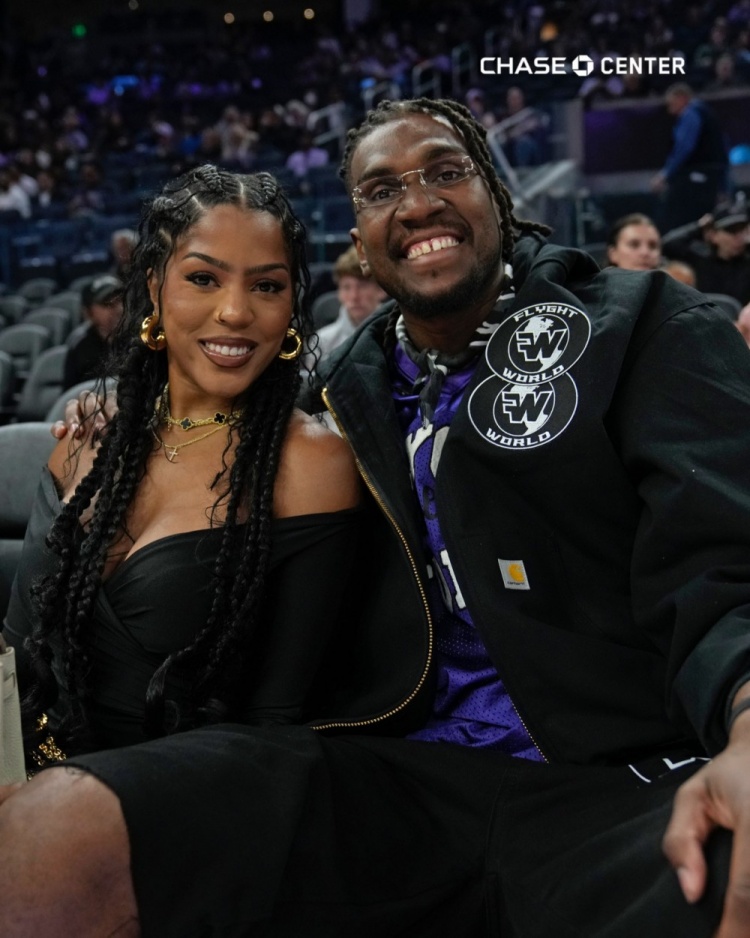 重返大通中心！盧尼攜未婚妻現(xiàn)場觀戰(zhàn)金州女武神比賽