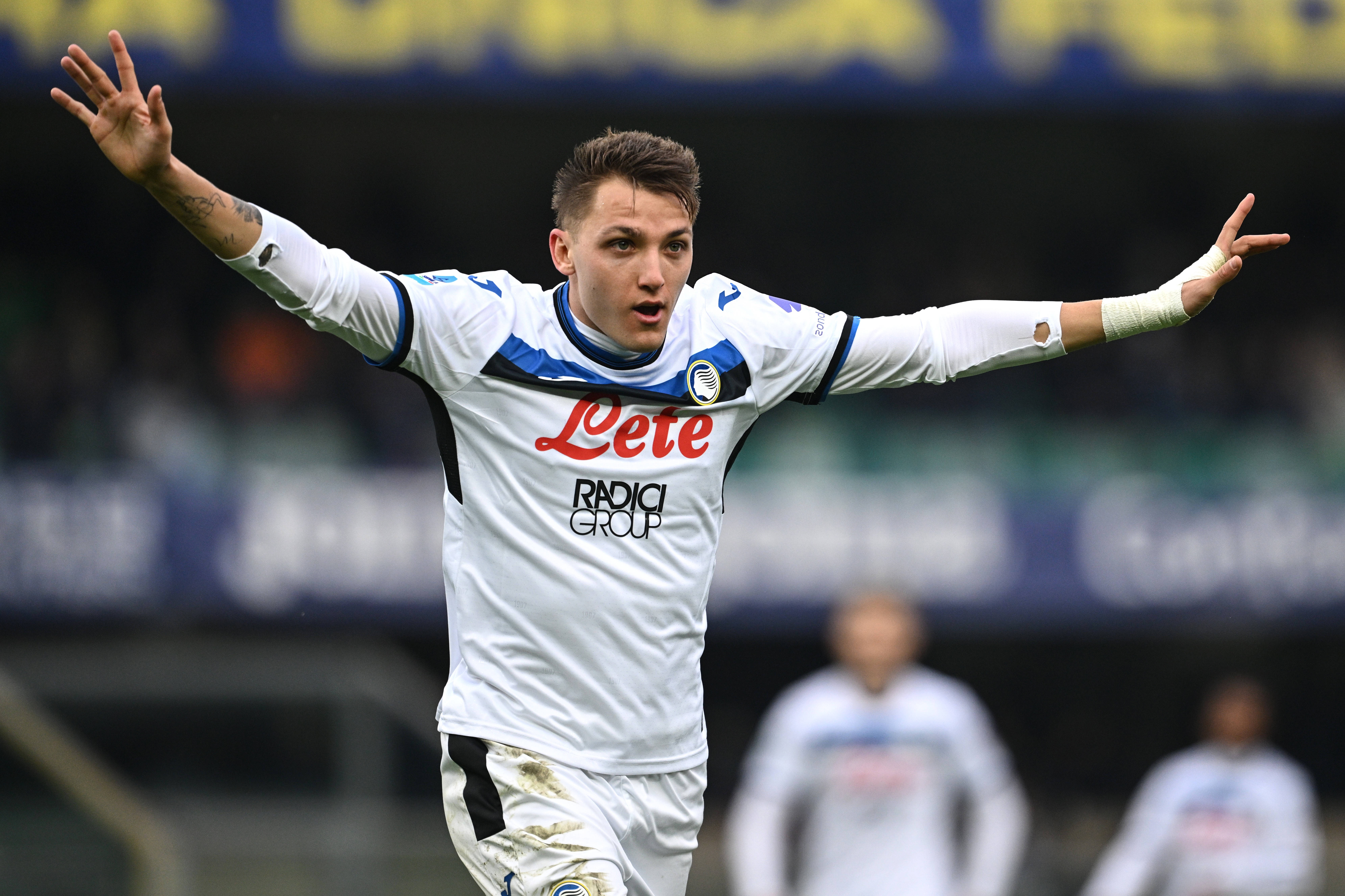 斯基拉：被奧斯梅恩拒絕后，利雅得新月轉(zhuǎn)攻亞特蘭大前鋒雷特吉