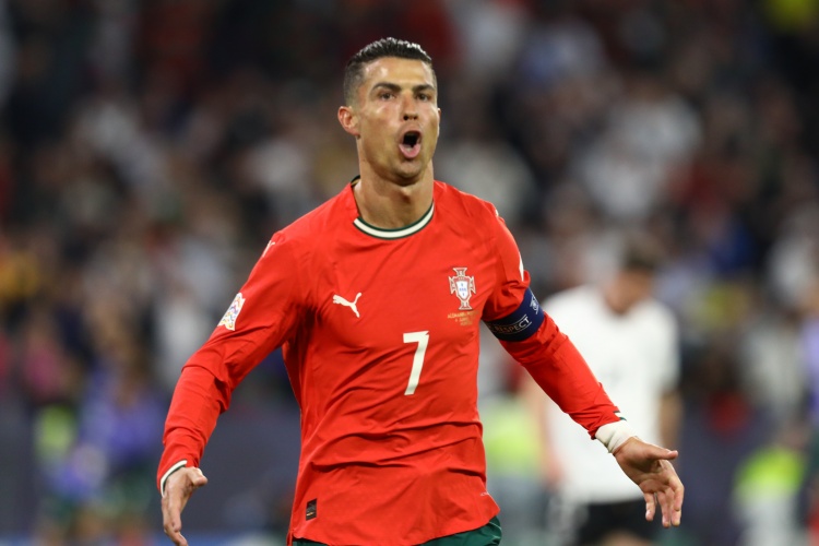 高效！C羅在馬丁內(nèi)斯執(zhí)教下25次為葡萄牙出場打進20球