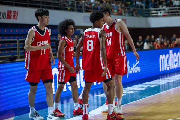 ??楊溢6分5助7斷 張博源11+5 中國男籃U19不敵埃及男籃U23