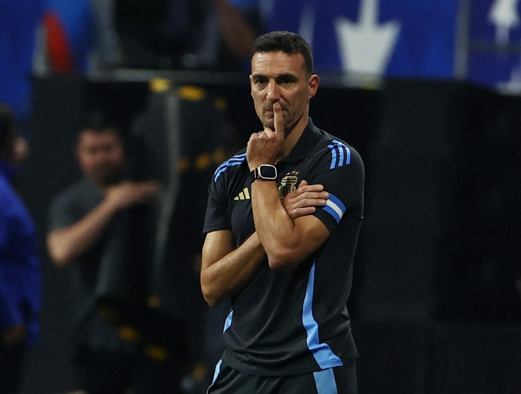 斯卡洛尼： 踢三中衛(wèi)可能是一種選項，但這不是我喜歡的陣型