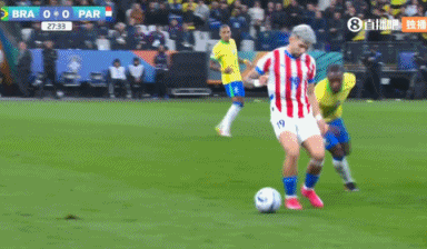 黃牌數(shù)超過進(jìn)球助攻??維尼修斯染黃，吃到國家隊(duì)的個(gè)人第7黃