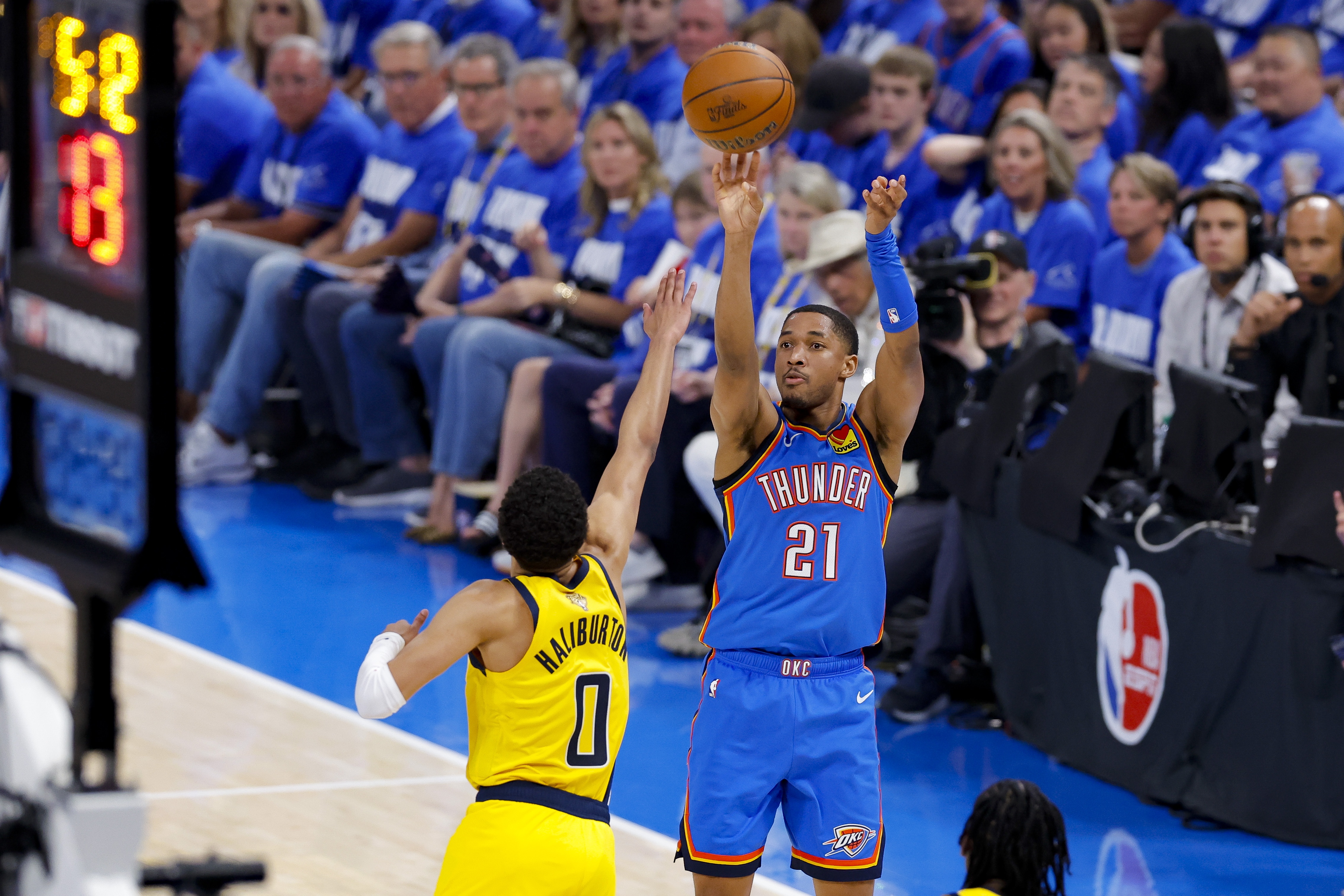 NBA總決賽G2平均觀眾876萬 創(chuàng)自泡泡園區(qū)以來最低G2新低