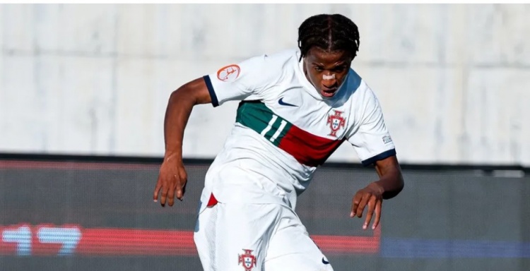 記錄報：波爾圖不滿巴薩挖角瓦雷拉，已就其經(jīng)紀人向FIFA提起訴訟