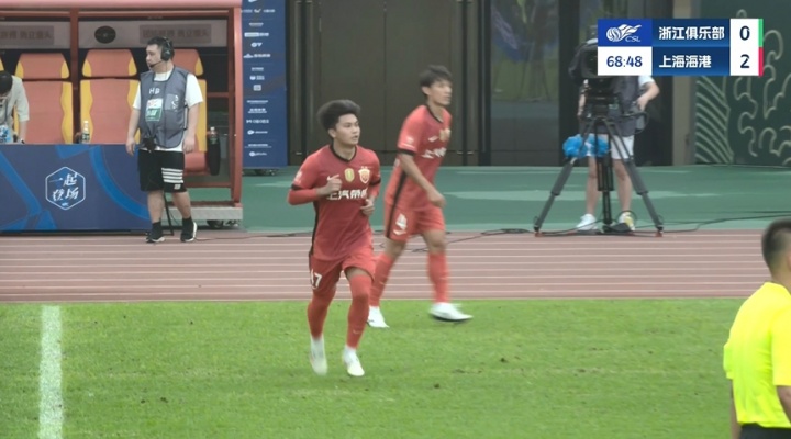 蒯紀(jì)聞來(lái)了！第69分鐘，蒯紀(jì)聞替換下萊昂納多，迎第6次中超登場(chǎng)