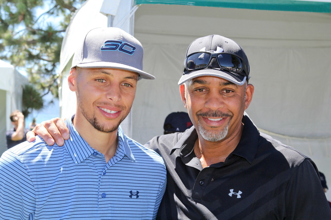 美媒：庫里的父親將以分析師身份加盟黃蜂轉(zhuǎn)播團隊