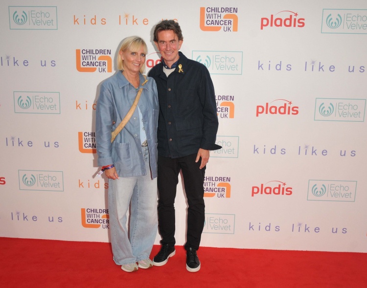 好老婆！弗蘭克執(zhí)教初期收入不高，妻子在經(jīng)濟(jì)方面給了很大支持