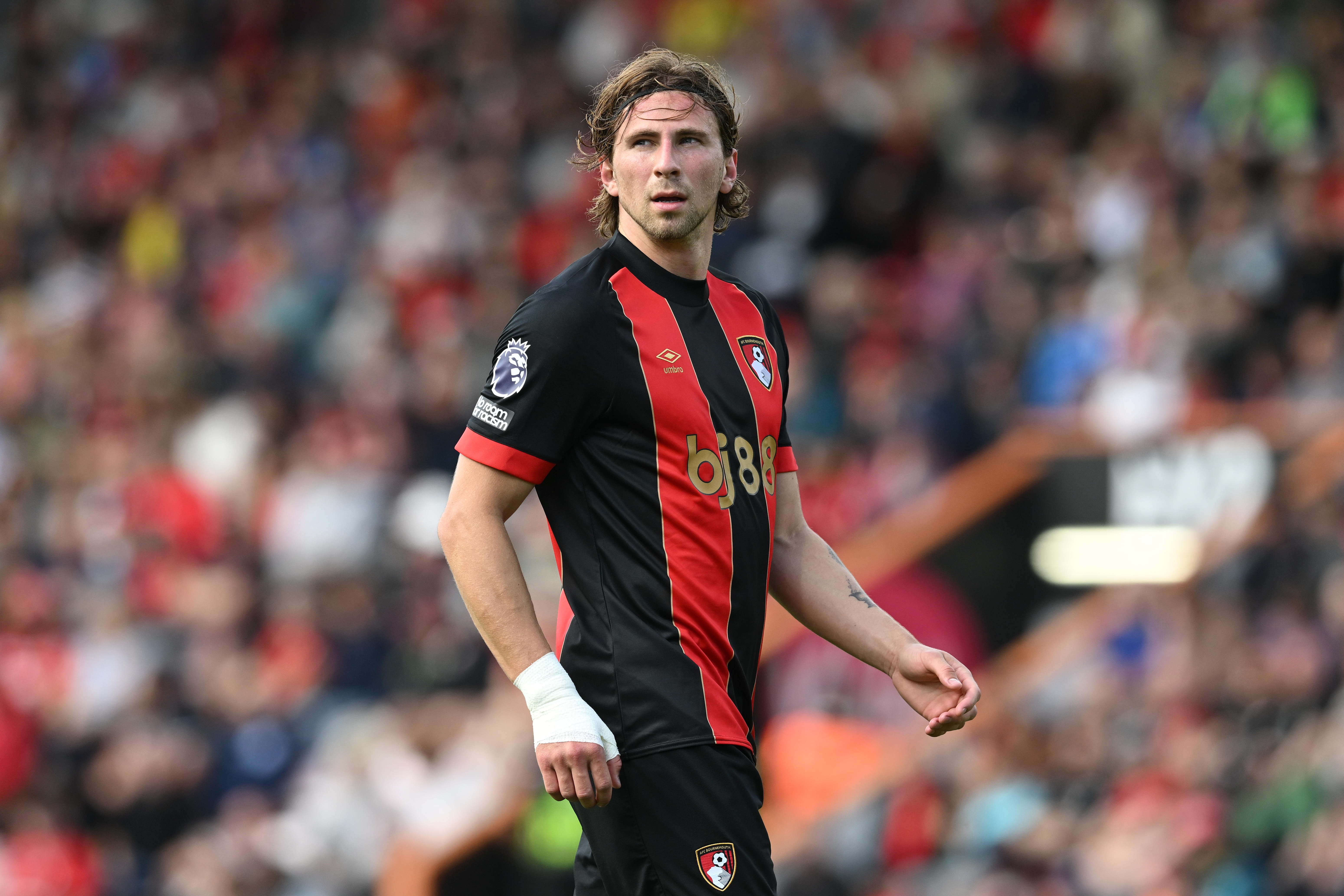 記者：巴黎與扎巴尼的轉(zhuǎn)會談判仍在推進(jìn)，前者正籌備新一輪報價