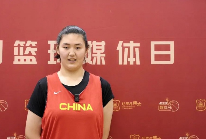 ??不好意思 有幸和張子宇一起合過影~不信看圖