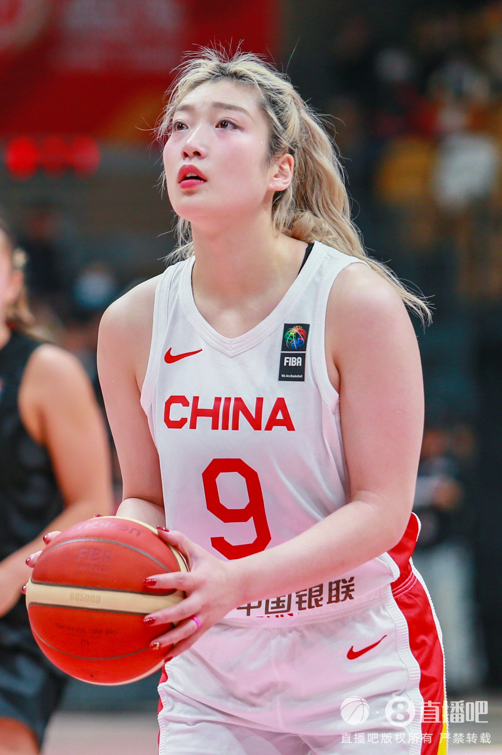 媒體人：李夢(mèng)缺席亞洲杯 對(duì)中國(guó)女籃是不小的損失 希望她早日康復(fù)