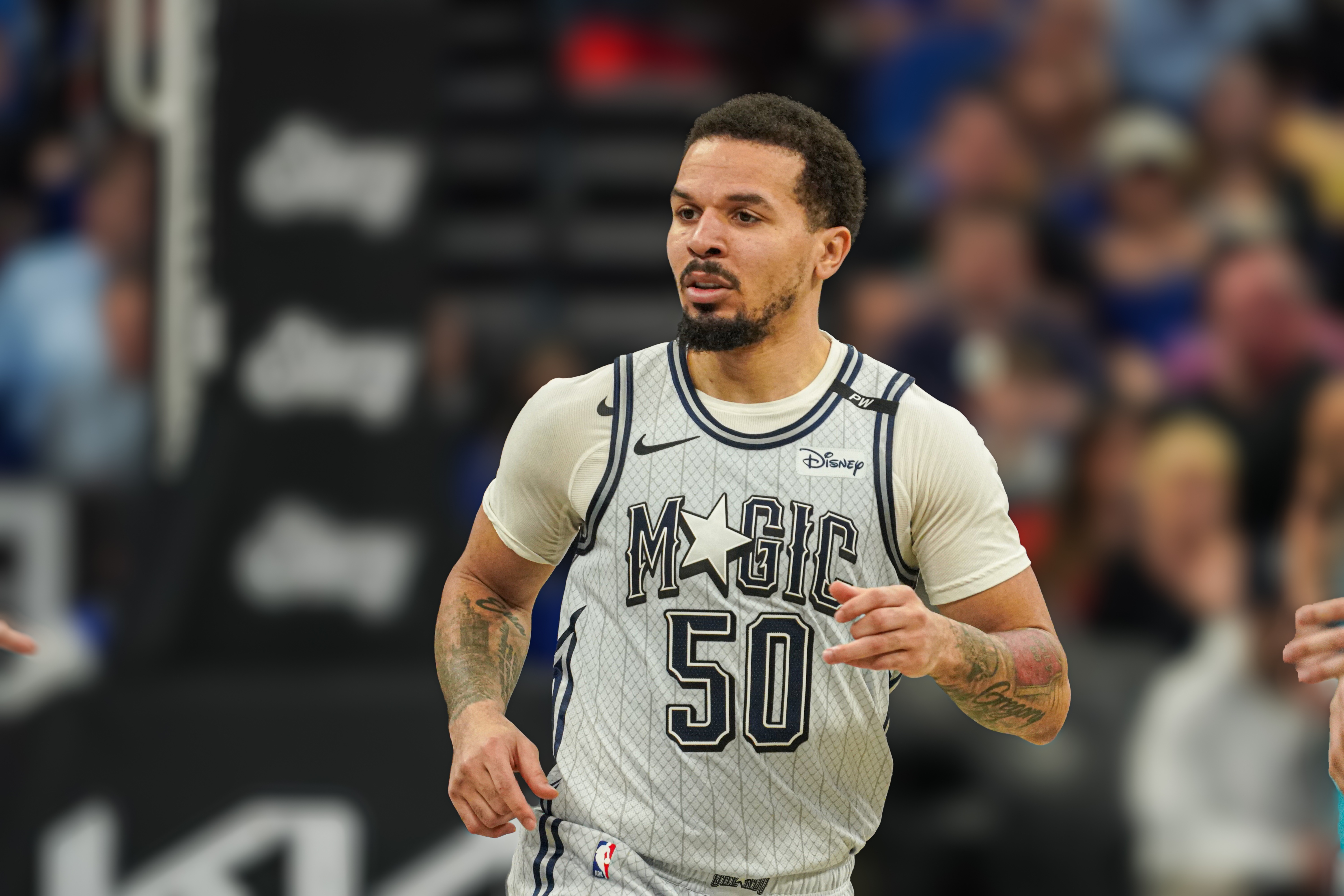 20屆15號秀！科爾-安東尼本賽季場均9.4分3板2.9助 命中率41.9%