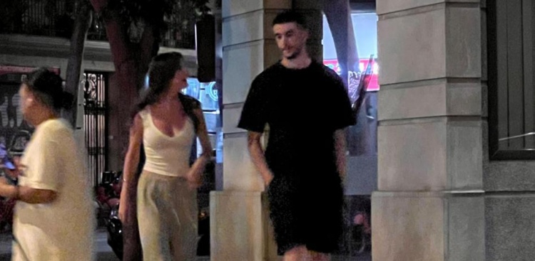 世體：霍安-加西亞結(jié)束假期回到巴塞羅那，準備加盟巴薩