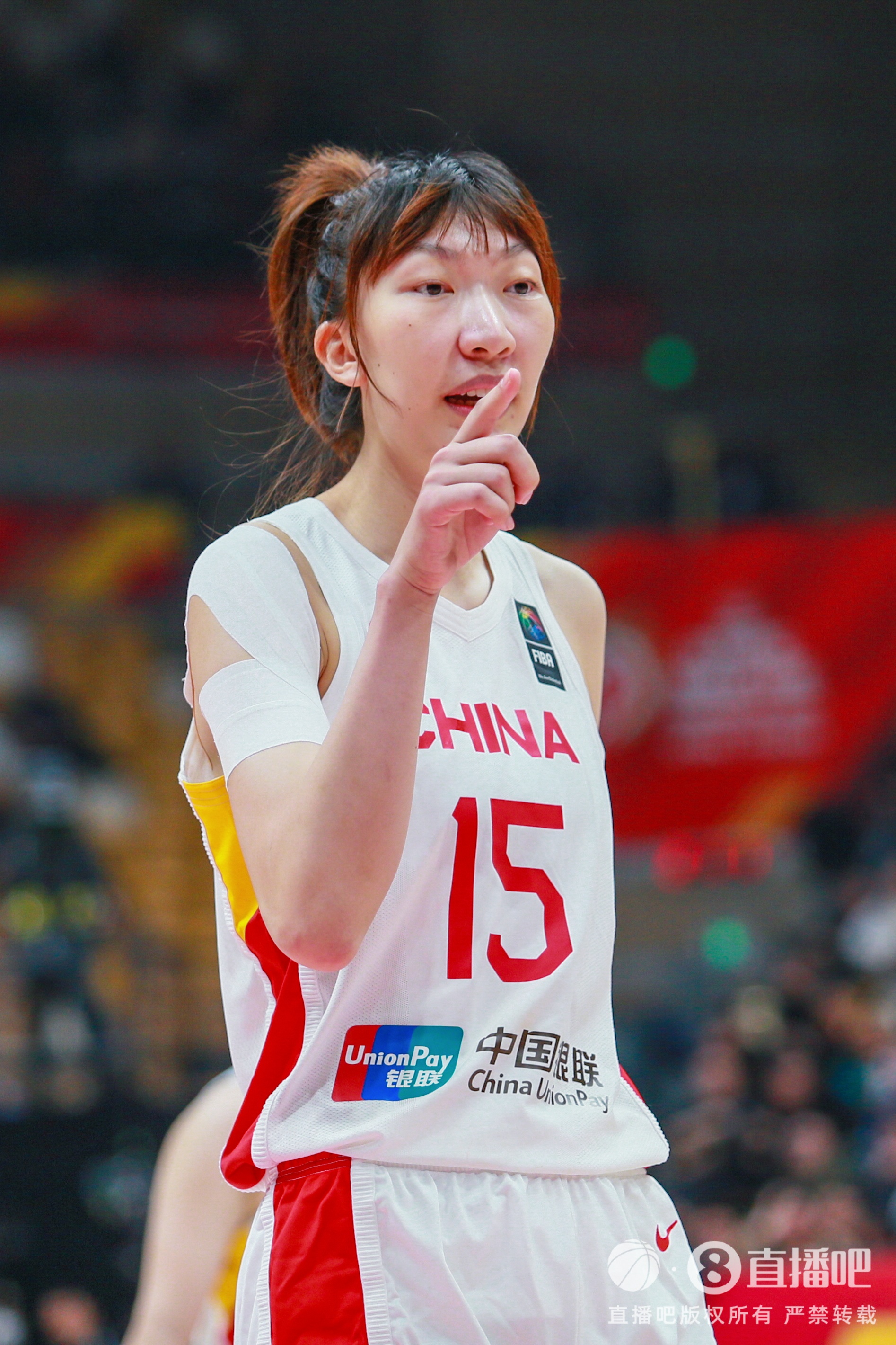 穩(wěn)定發(fā)揮！韓旭半場6中3拿到8分6籃板2蓋帽