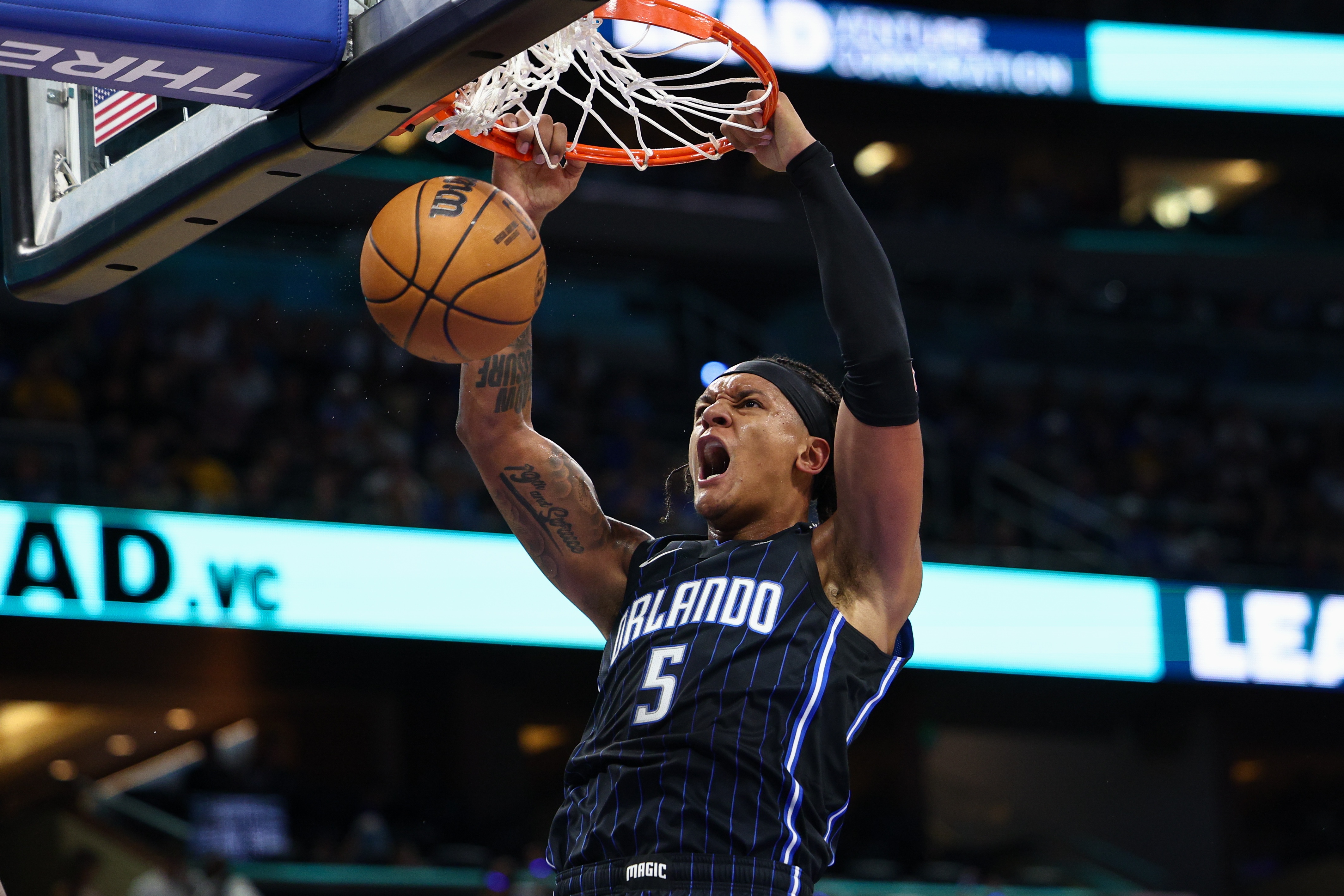 ??5年2.47億？魔術(shù)總裁：希望今夏和班凱羅續(xù)約 很快就會和他談