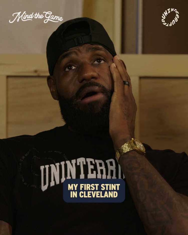 詹姆斯：助教肩負(fù)許多責(zé)任 做好球探工作并贏球后他們也很自豪