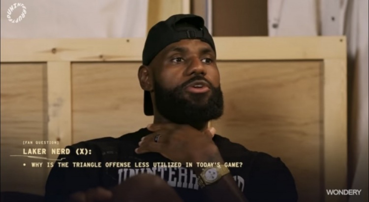 詹姆斯：我們每天和布朗尼訓(xùn)練的一位助教是哈登的大學(xué)隊(duì)友??