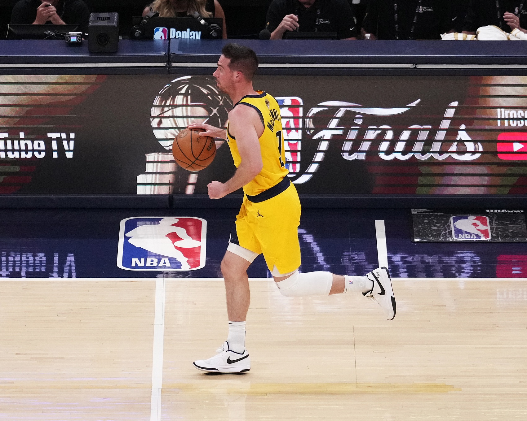 麥康納總決賽至今替補(bǔ)得分60+助攻25+籃板15+ NBA歷史首人